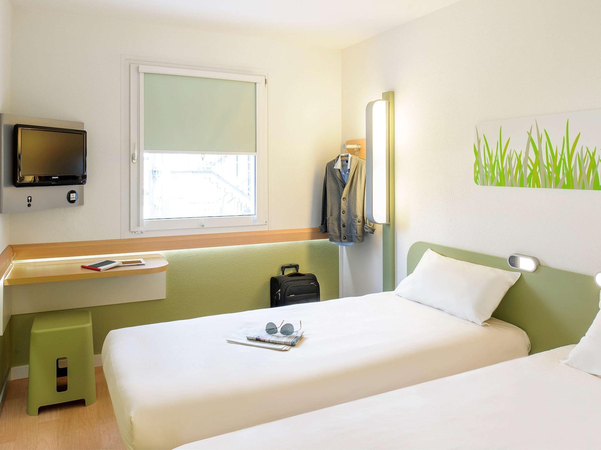 Ibis Budget Hyeres Hyères Exterior foto