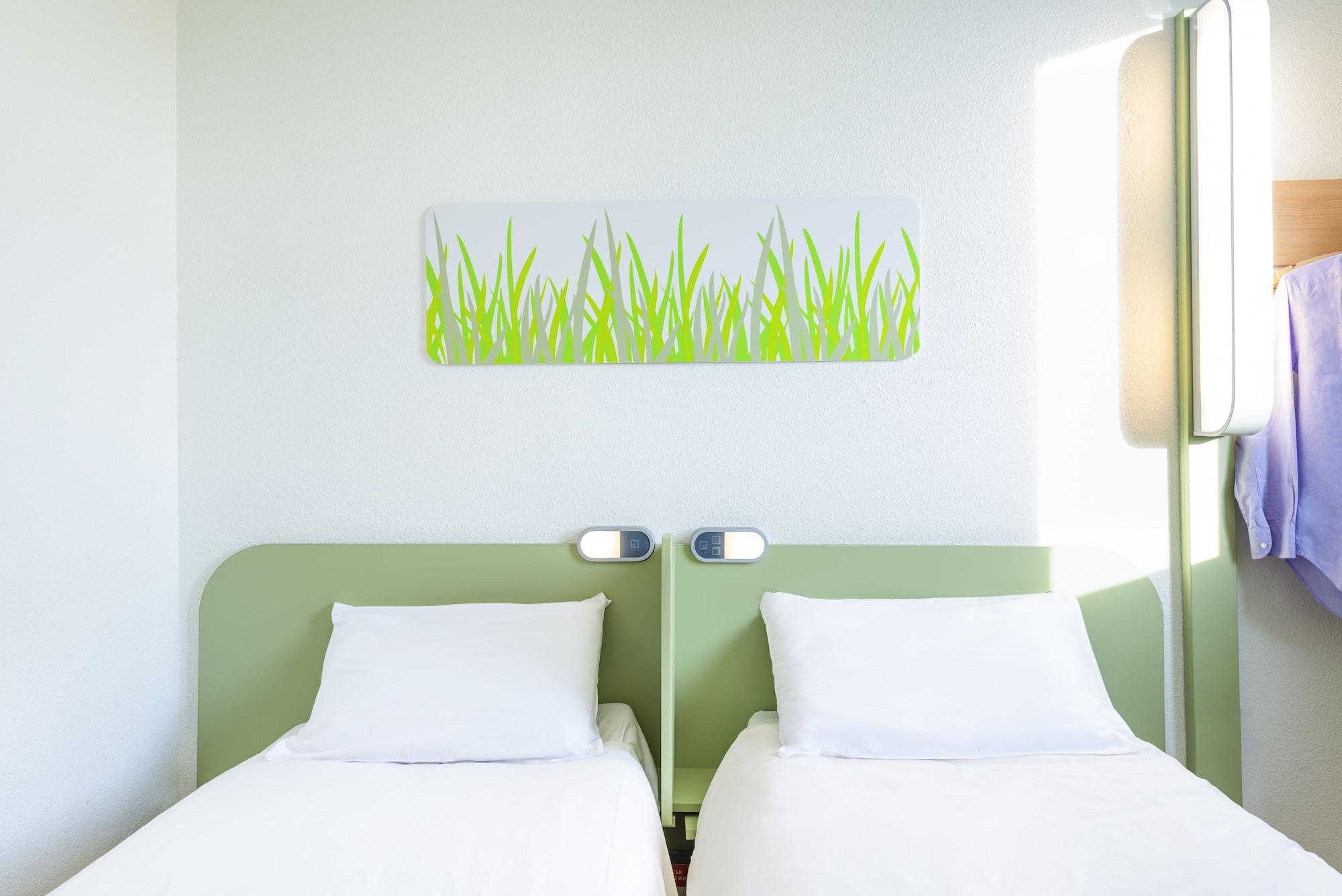 Ibis Budget Hyeres Hyères Exterior foto