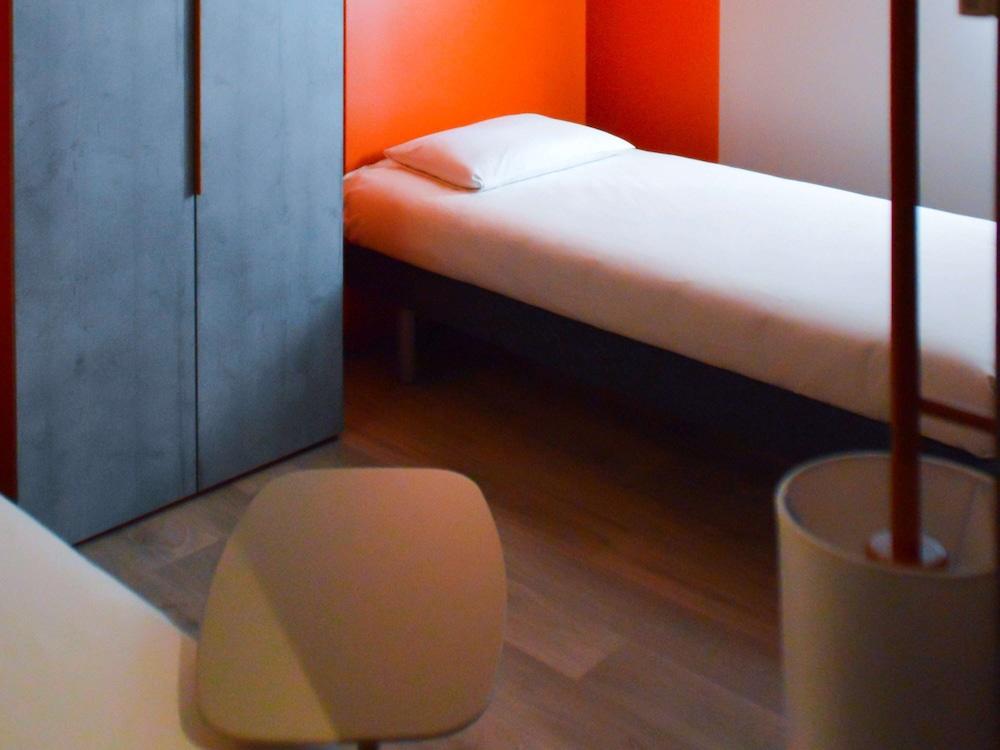 Ibis Budget Hyeres Hyères Exterior foto