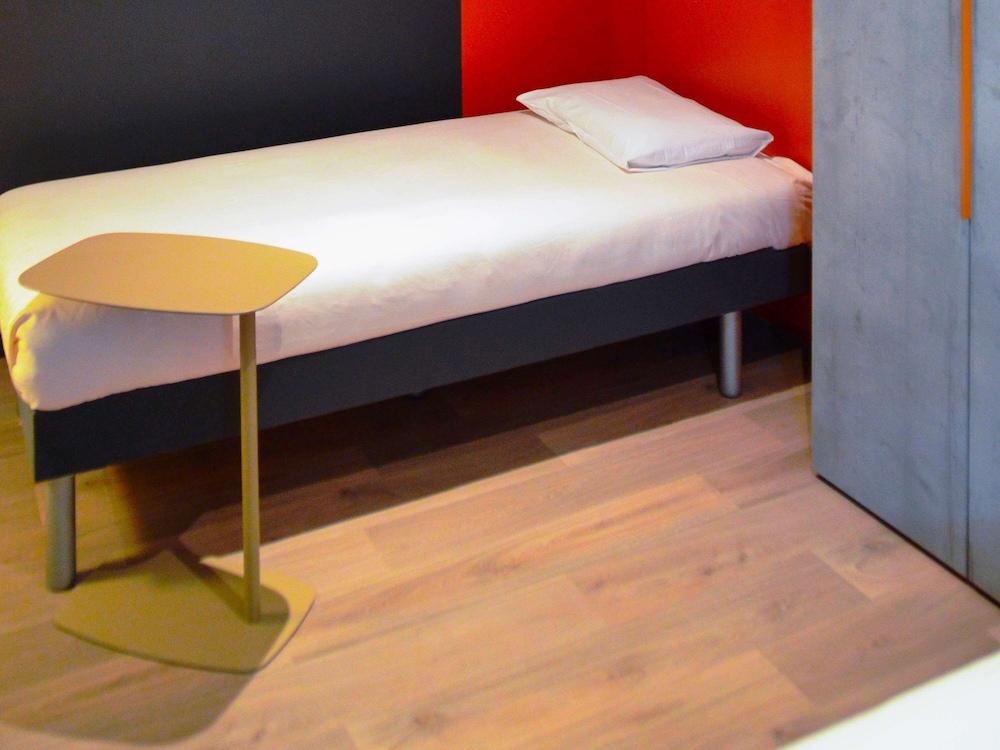 Ibis Budget Hyeres Hyères Exterior foto