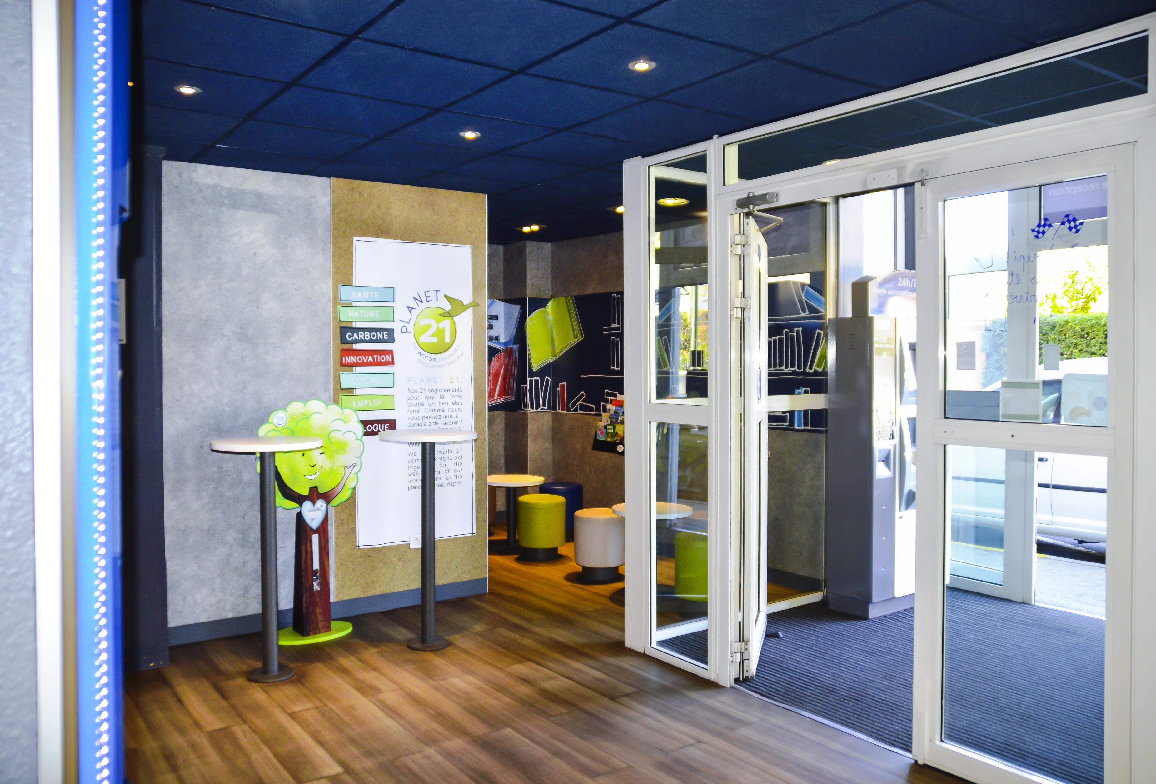 Ibis Budget Hyeres Hyères Exterior foto