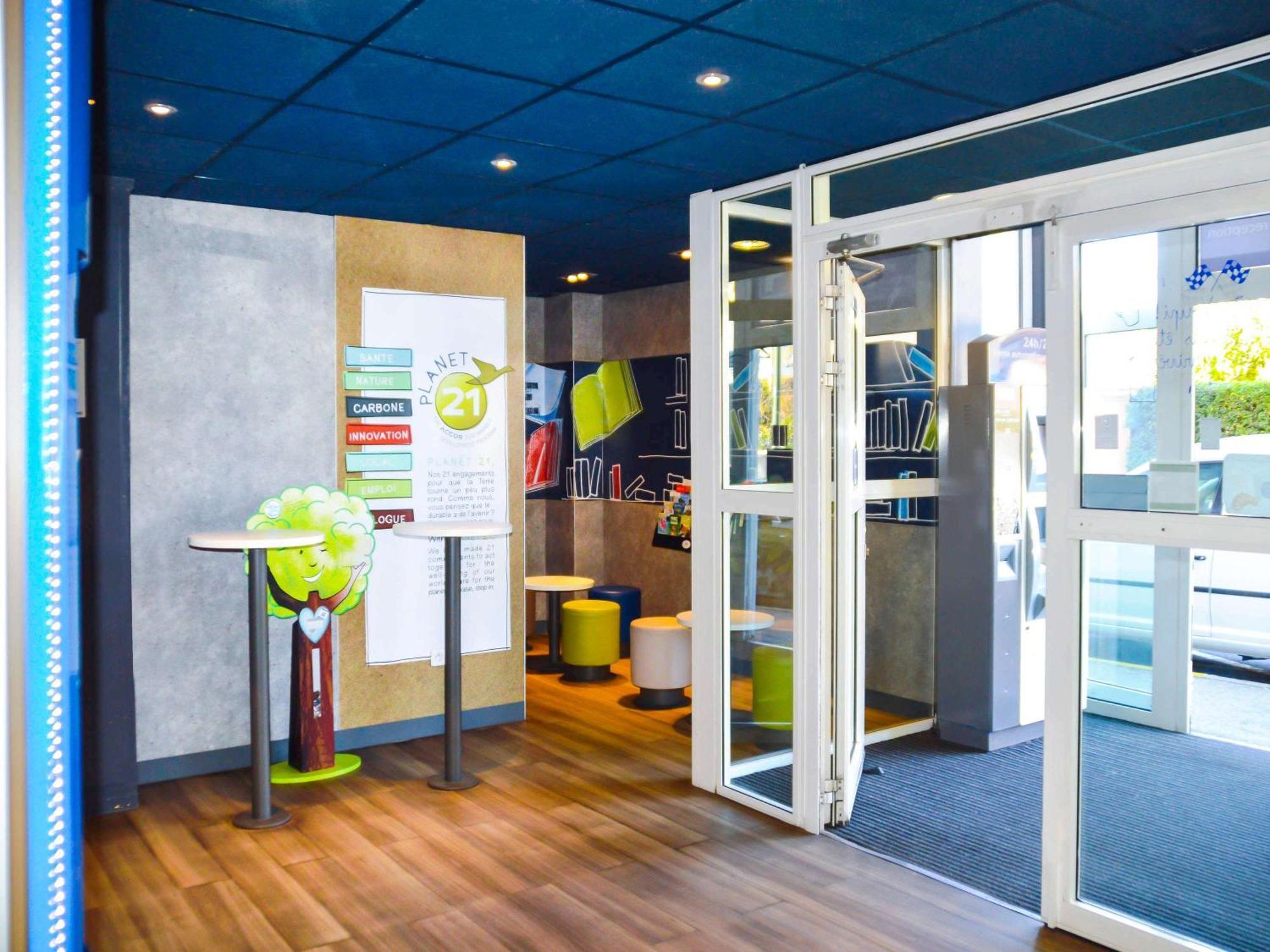 Ibis Budget Hyeres Hyères Exterior foto