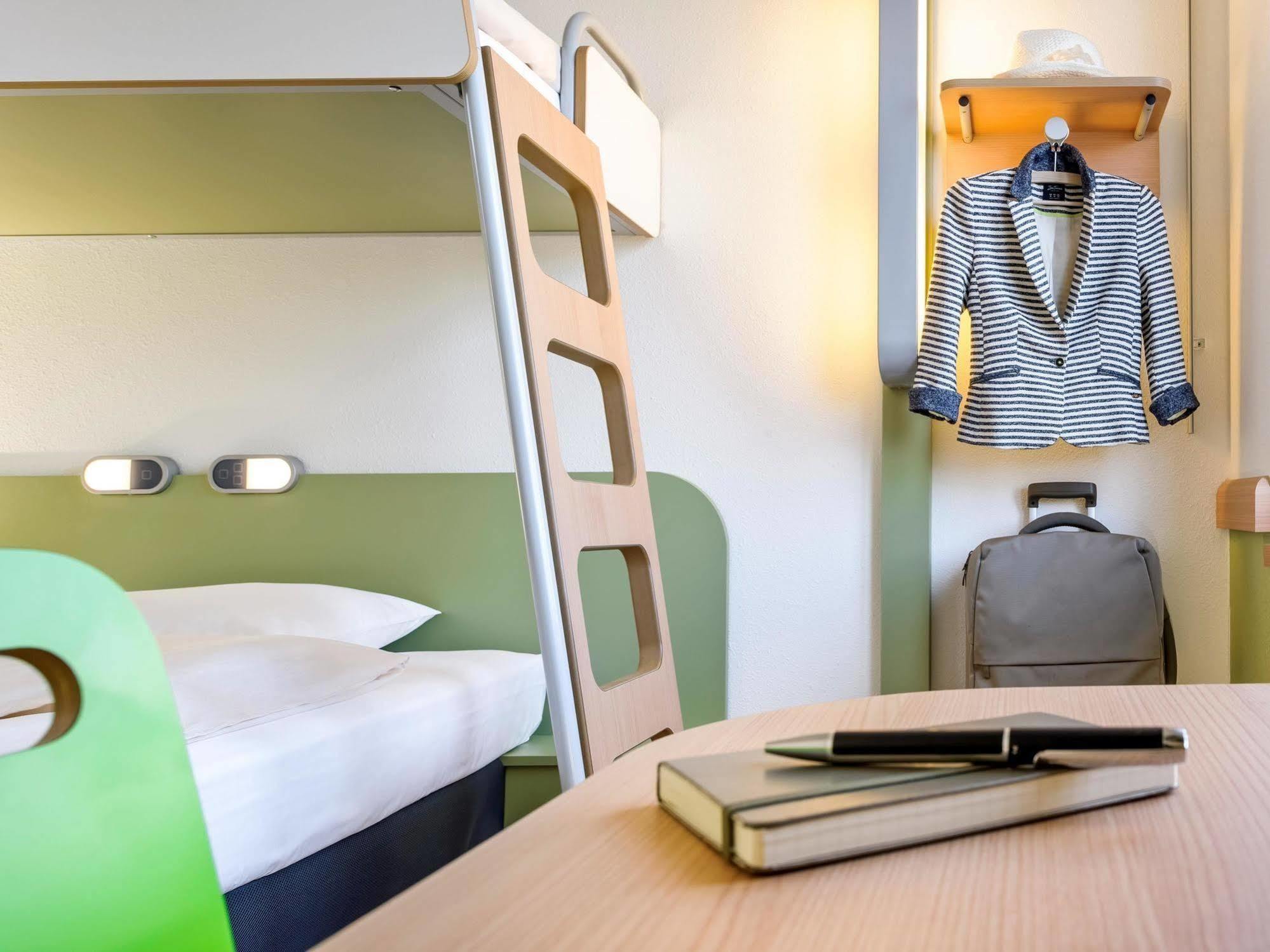 Ibis Budget Hyeres Hyères Exterior foto